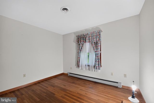 9810 WOODSBORO RD, Frederick, MD 21701