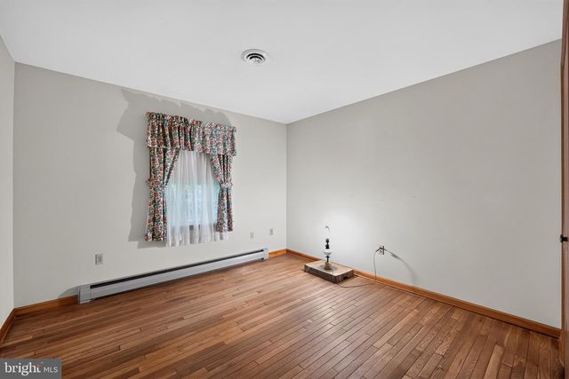 9810 WOODSBORO RD, Frederick, MD 21701