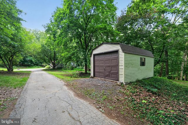 9810 WOODSBORO RD, Frederick, MD 21701