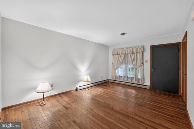 9810 WOODSBORO RD, Frederick, MD 21701