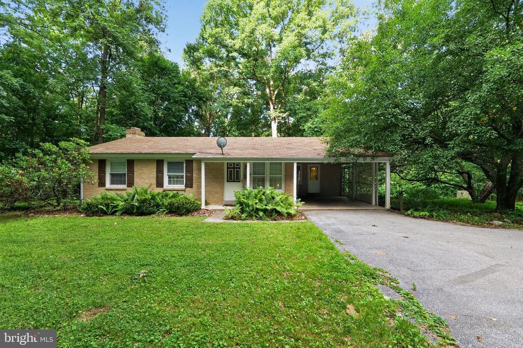 9810 WOODSBORO RD, Frederick, MD 21701