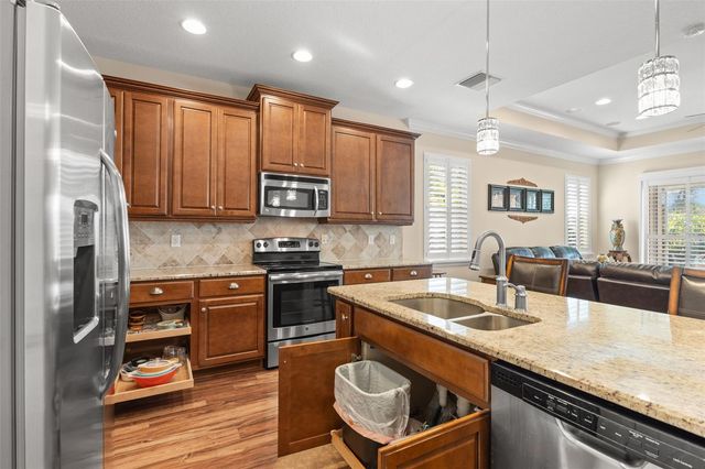 2346 OAKLEY GREEN DRIVE, Sun City Center, FL 33573