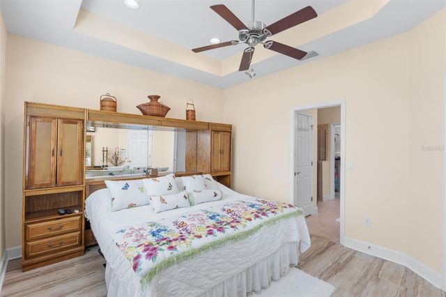 2346 OAKLEY GREEN DRIVE, Sun City Center, FL 33573