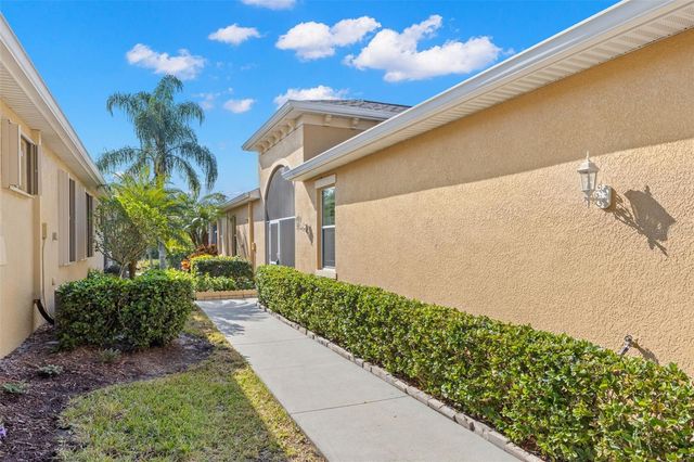 2346 OAKLEY GREEN DRIVE, Sun City Center, FL 33573
