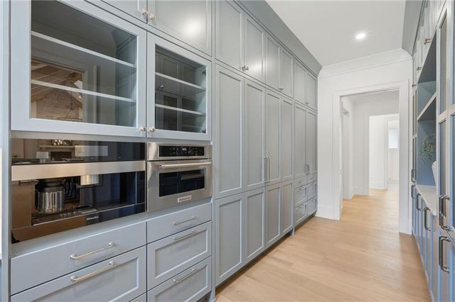 8510 Blue Heron Dr, Gainesville, GA 30506