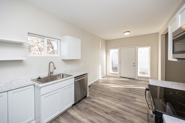 1332 E Sheridan Avenue, Des Moines, IA 50316