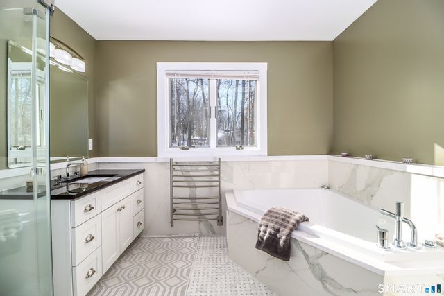 8 Marilyn Road, Brookfield, CT 06804