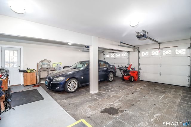 8 Marilyn Road, Brookfield, CT 06804