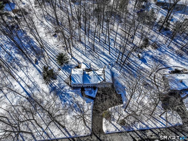 8 Marilyn Road, Brookfield, CT 06804