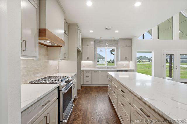 1831 E 44th Street, Sand Springs, OK 74063