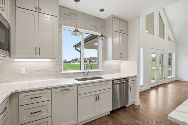 1831 E 44th Street, Sand Springs, OK 74063