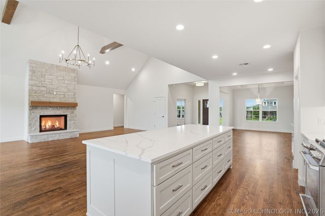 1831 E 44th Street, Sand Springs, OK 74063