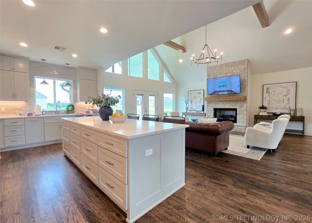 1831 E 44th Street, Sand Springs, OK 74063