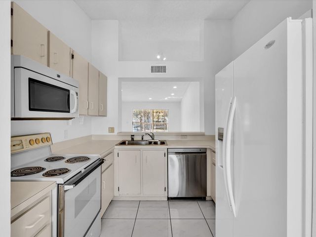 7663 Trent Drive 216, Tamarac, FL 33321