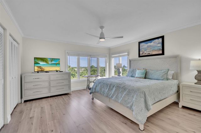 848 EVERGREEN WAY, Longboat Key, FL 34228