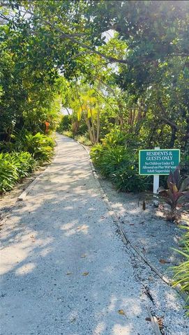848 EVERGREEN WAY, Longboat Key, FL 34228