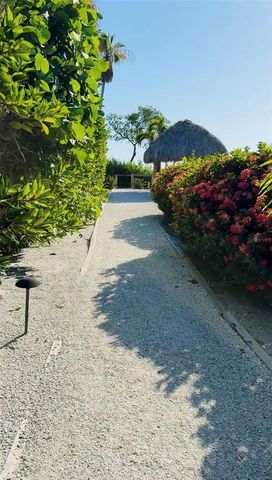 848 EVERGREEN WAY, Longboat Key, FL 34228