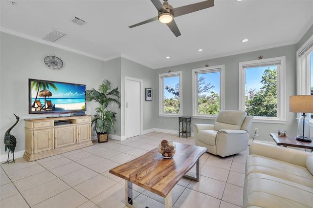 848 EVERGREEN WAY, Longboat Key, FL 34228