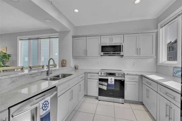 848 EVERGREEN WAY, Longboat Key, FL 34228
