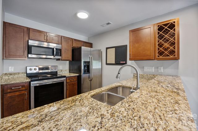 18749 Vineyard Point Lane, Cornelius, NC 28031