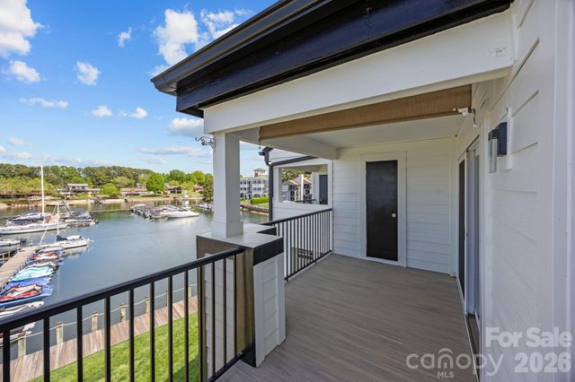 18749 Vineyard Point Lane, Cornelius, NC 28031