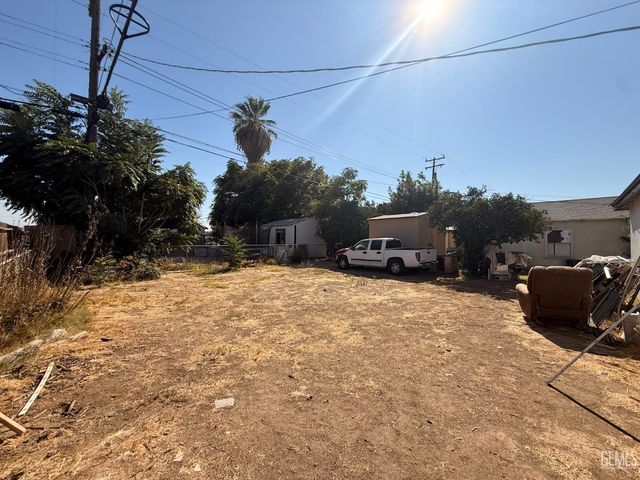 1001 Wilson Avenue, Bakersfield, CA 93308