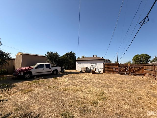 1001 Wilson Avenue, Bakersfield, CA 93308