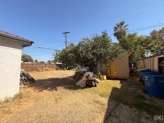 1001 Wilson Avenue, Bakersfield, CA 93308