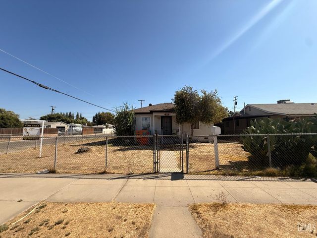 1001 Wilson Avenue, Bakersfield, CA 93308