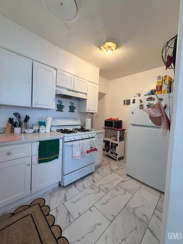 1001 Wilson Avenue, Bakersfield, CA 93308