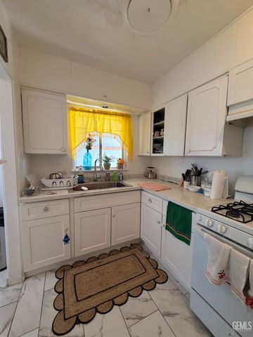 1001 Wilson Avenue, Bakersfield, CA 93308