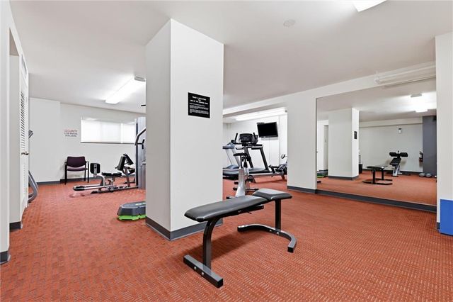 310 W 49 Street 101, Kansas City, MO 64112