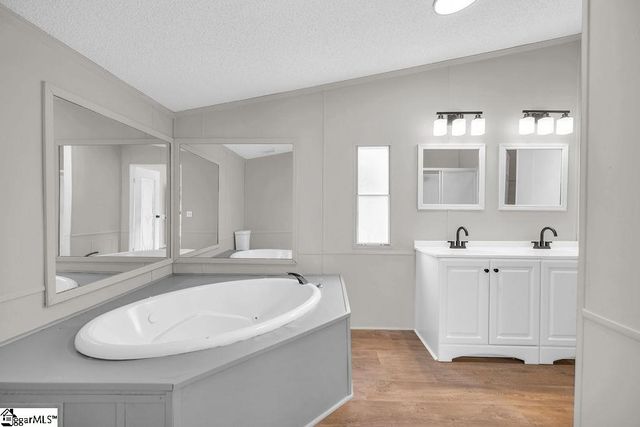 4 Riverbreeze Road, Greenville, SC 29611