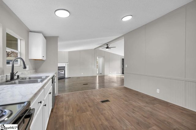 4 Riverbreeze Road, Greenville, SC 29611