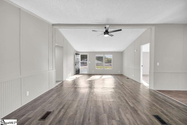 4 Riverbreeze Road, Greenville, SC 29611