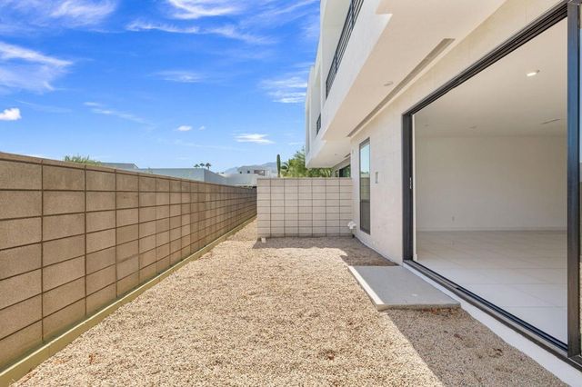 928 Galaxy Drive, Palm Springs, CA 92264