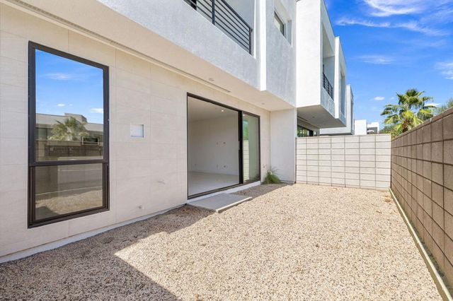 928 Galaxy Drive, Palm Springs, CA 92264