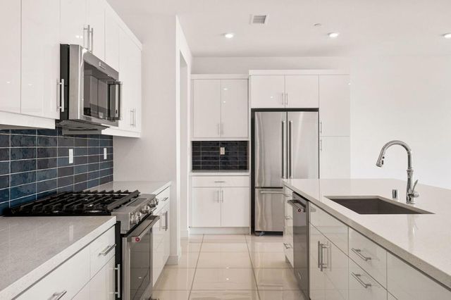 928 Galaxy Drive, Palm Springs, CA 92264