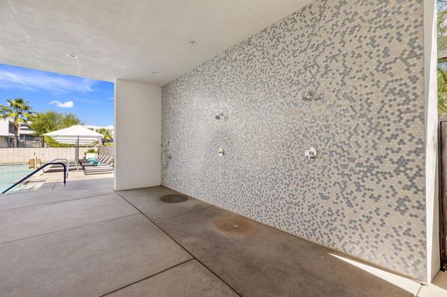 928 Galaxy Drive, Palm Springs, CA 92264
