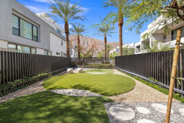 928 Galaxy Drive, Palm Springs, CA 92264