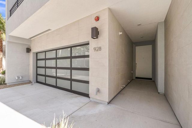 928 Galaxy Drive, Palm Springs, CA 92264