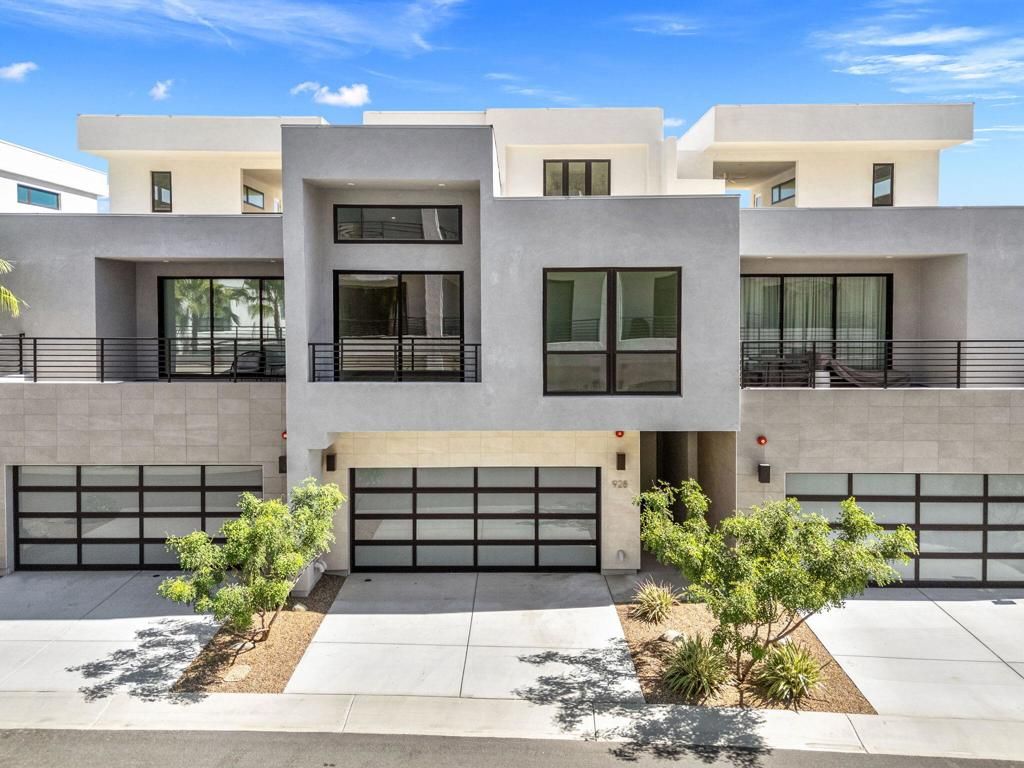 928 Galaxy Drive, Palm Springs, CA 92264