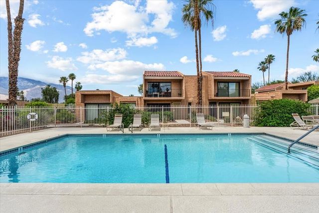 5794 Los Coyotes Drive, Palm Springs, CA 92264