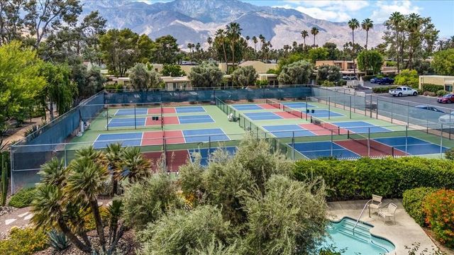 5794 Los Coyotes Drive, Palm Springs, CA 92264