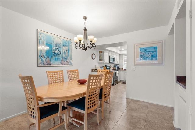 5794 Los Coyotes Drive, Palm Springs, CA 92264