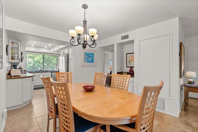 5794 Los Coyotes Drive, Palm Springs, CA 92264