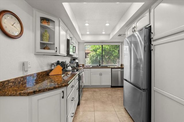 5794 Los Coyotes Drive, Palm Springs, CA 92264