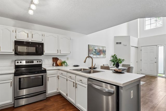1400 S 52nd Street 44, West Des Moines, IA 50265