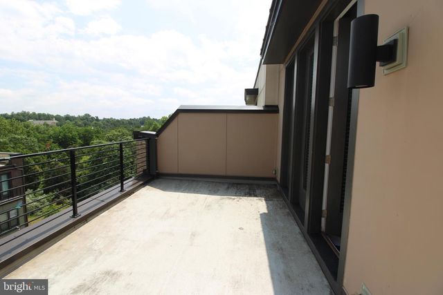 14304 BECKETT GLEN CIR, Chantilly, VA 20151