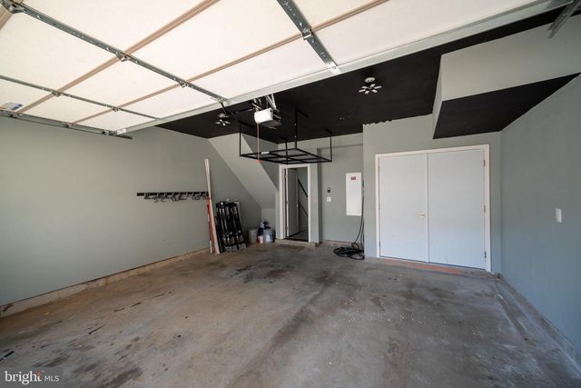 14304 BECKETT GLEN CIR, Chantilly, VA 20151